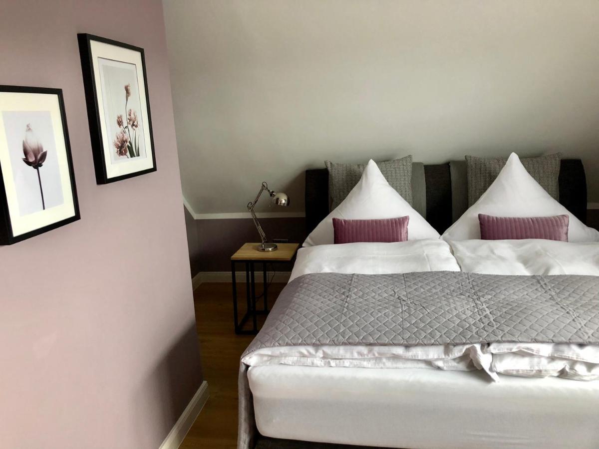 Boutique Hotel Lindenhof, Bed & Breakfast Aurich Bagian luar foto